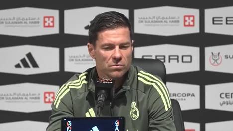 Vor dem Supercopa-Halbfinale gegen Atlético Madrid betont Real-Coach Xabi Alonso die große Bedeutung des ersten Titels der Saison und hebt die Schlüsselrolle von Vinícius Júnior hervor.