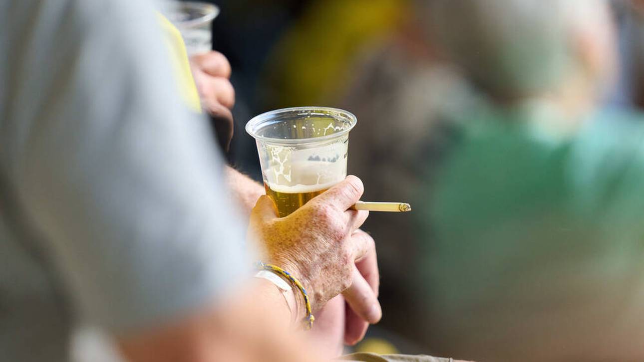 Gelbe und Rote Karten für Raucher