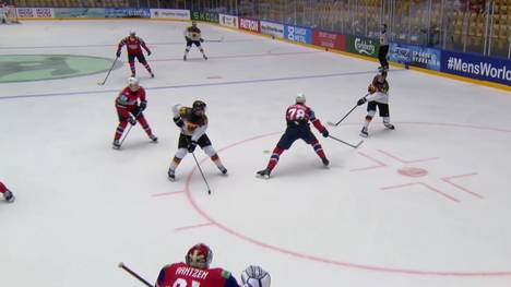 Das DEB-Team bleibt bei der WM auf Erfolgskurs. Im dritten Spiel holten die Deutschen den dritten Sieg - und das auch dank eines herausragenden Lukas Reichel. 