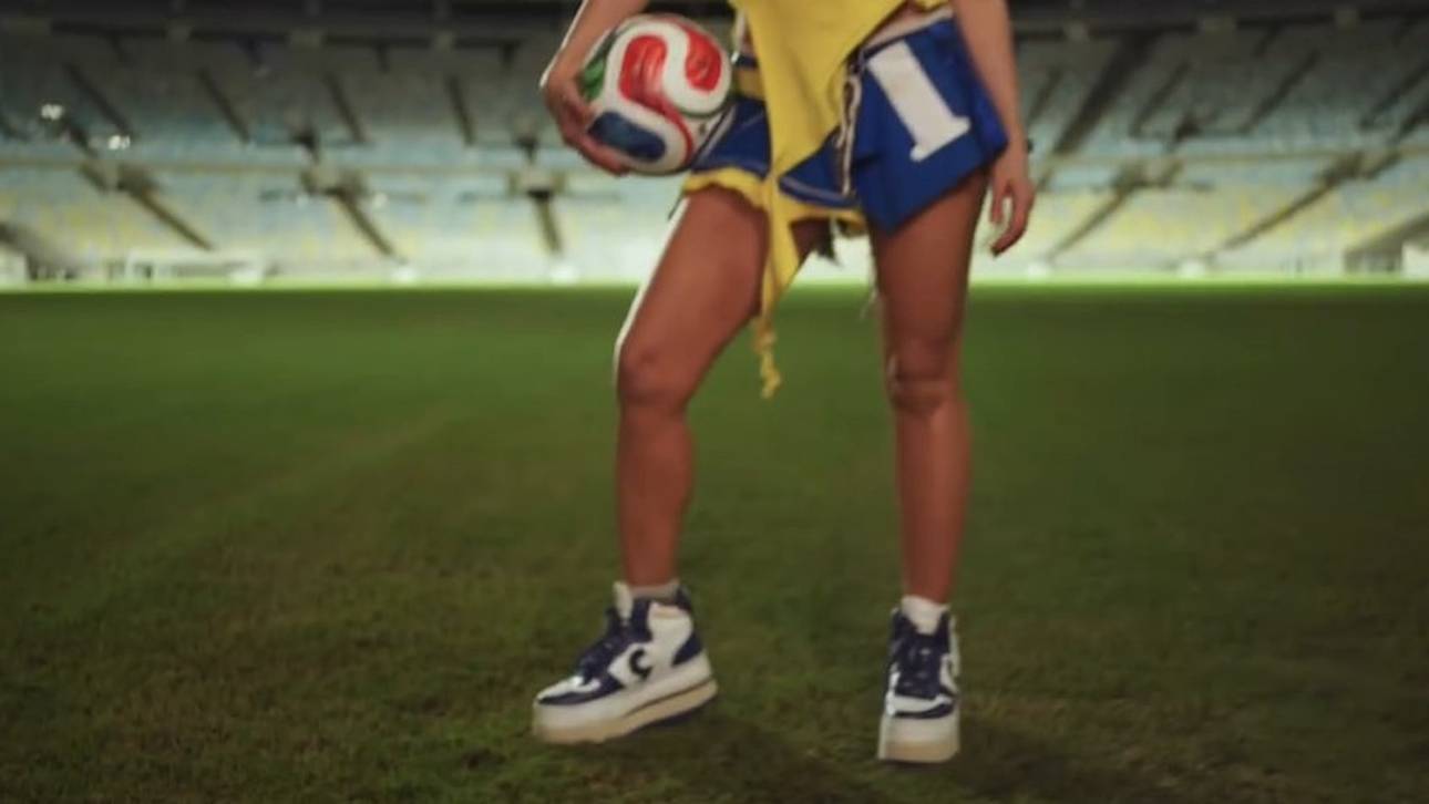 Superstar enthüllt WM-Song