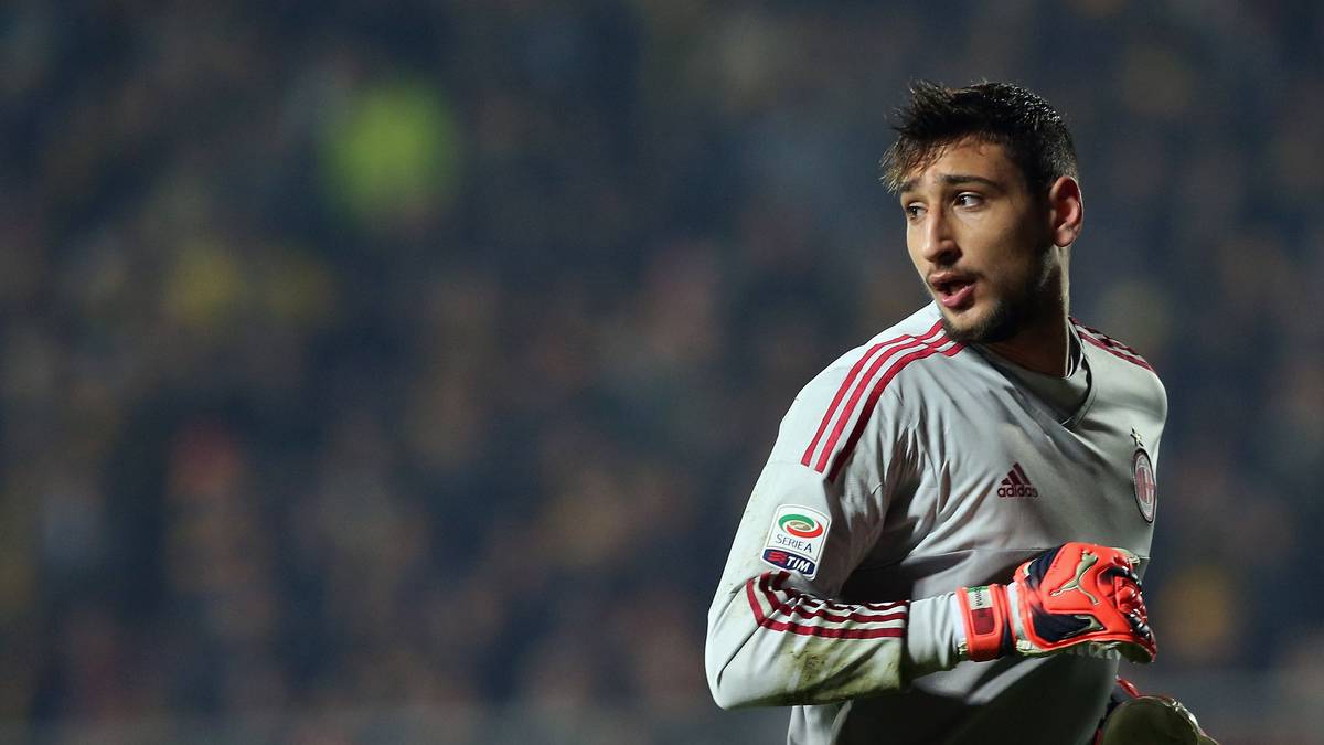 GIANLUIGI DONNARUMMA (TORWART, 17 JAHRE, AC MILAN, ITALIEN):  Er könnte noch in der UEFA Youth League spielen, ist aber längst unumstrittener Stammspieler in der Serie A. Strahlt eine unglaubliche Ruhe aus, besticht durch wahnsinnige Reflexe und und ordentlicher Strafraumbeherrschung.
