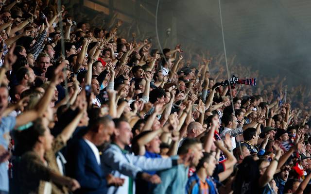 Strafe Fur Hooligans Nach Gewalt Gegen Feyenoord Fan