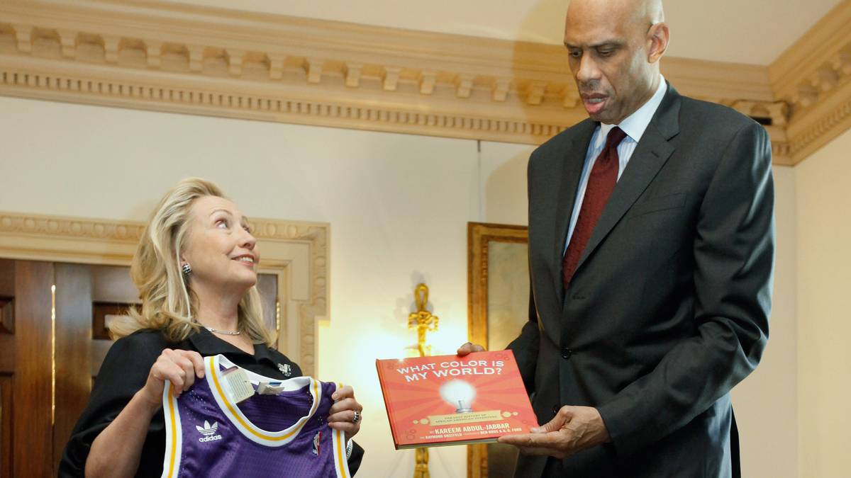 Während der Obama-Präsidentschaft engagierte sich Abdul-Jabbar als kultureller Botschafter und kümmerte sich vor allem um Jugendliche