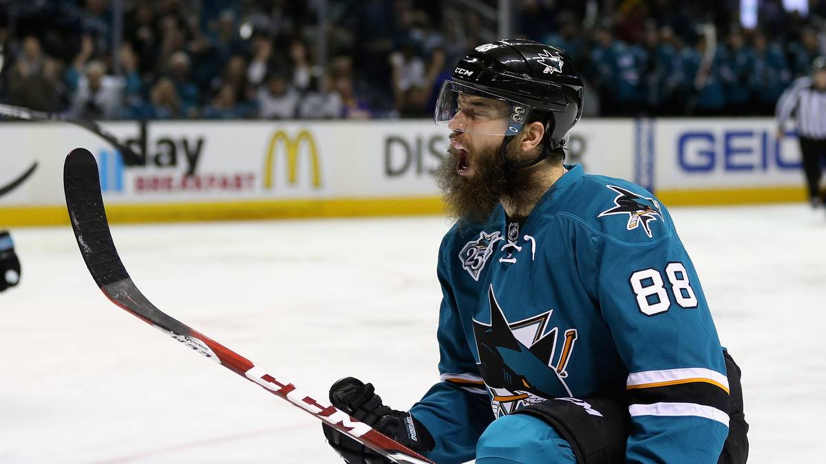 Alles steht und fällt quasi mit Superstar Brent Burns. Der bärtige Verteidiger ist Top-Scorer des Teams mit sage und schreibe 76 Punkten (Top 10 in der Liga). Seine große Qualität ist der Abschluss. 29 Mal trifft der Kanadier in dieser Saison 