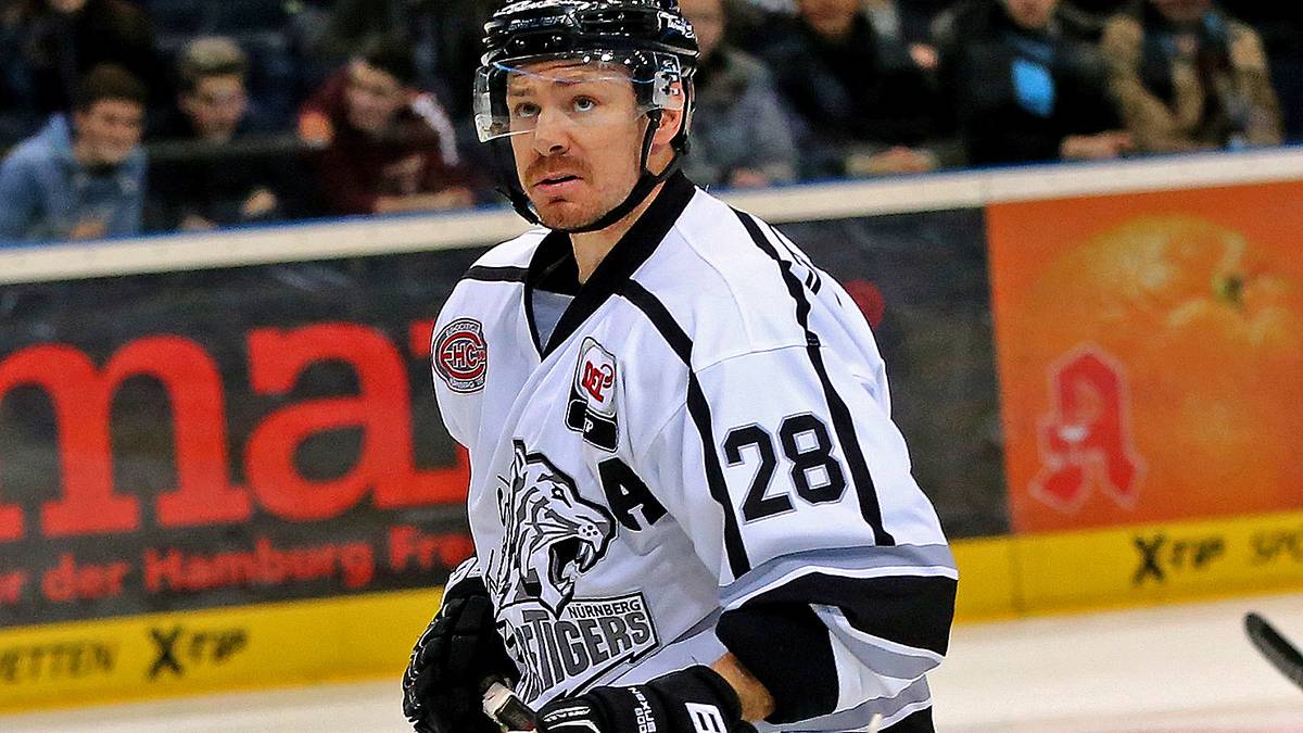 Auch der Kanadier STEVEN REINPRECHT ist seit 2012 für die Nürnberger aktiv. In der vergangenen Saison schwingt er sich mit 19 Toren und 36 Vorlagen zum zweibesten Scorer der Hauptrunde auf