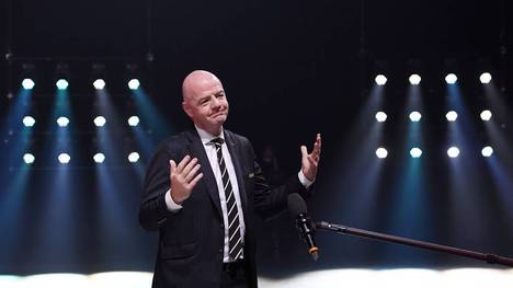 Gianni Infantino sieht sich mit neuen Problemen kontrolliert