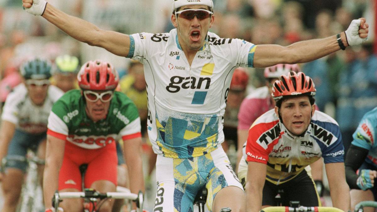 Im Ziel der letzten Tour-Etappe auf den Champs-Élysees 2000 geriet Jeroen Blijlevens mit dem Amerikaner Bobby Julich aneinander, weil er sich von diesem im Massensprint behindert gefühlt hatte. Argumentativ stockte die Auseinandersetzung, also platzierte Blijlevens einen satten Haken im Gesicht seines Gesprächspartners - Disqualifikation