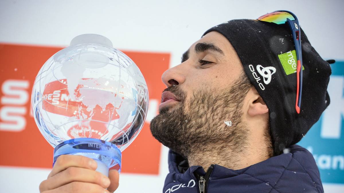 PLATZ 40 - Martin Fourcade bleibt im Biathlon auch zum Ende der Saison das Maß der Dinge und stellt mit dem siebten Triumph im Gesamtweltcup einen Rekord auf. Der 29 Jahre alte Franzose gewinnt den Sprint über 10 Kilometer beim viel diskutierten Weltcup-Finale im russischen Tjumen und entreißt dem Norweger Johannes Thingnes Bö auch noch hauchdünn die kleine Kristallkugel im Sprint-Weltcup