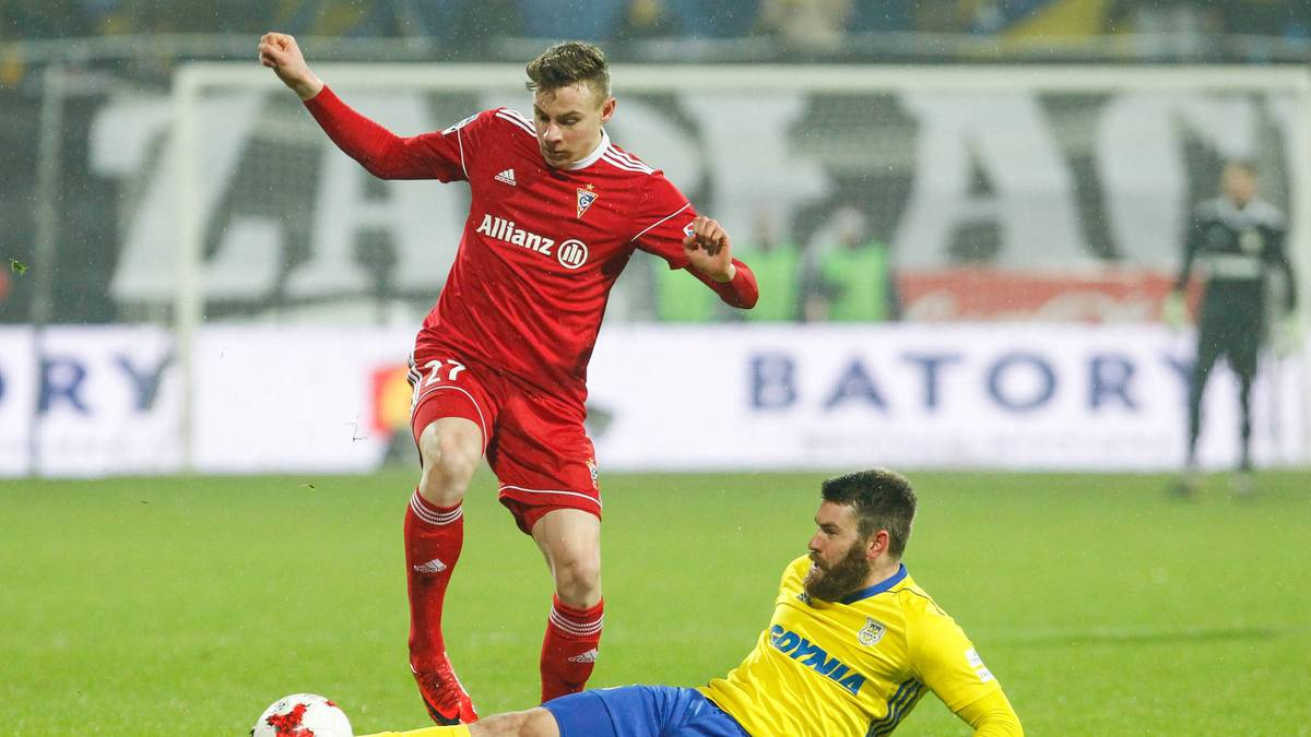 SZYMON ZURKOWSKI (POL, 20 - Gornik Zabrze): Seinen Durchbruch hatte der zentrale Mittelfeldspieler in dieser Saison. Im Ausland noch unbekannt, wird er in Polen bereits als der neue Zbigniew Boniek angepriesen