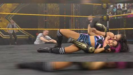Adam Pearce (l.) sorgte bei WWE NXT für ein kontroverses Ende