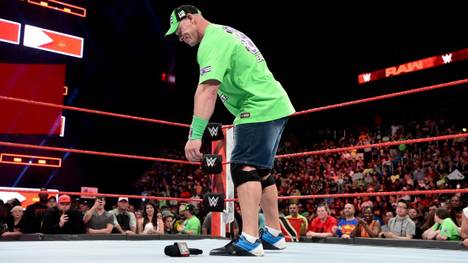 John Cena forderte den Undertaker bei WWE Monday Night RAW final heraus