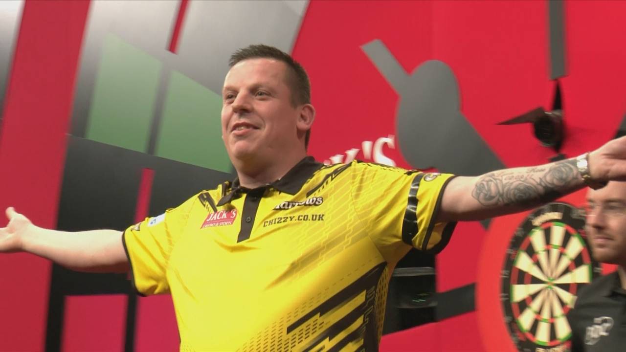 World Series of Darts: Dave Chisnall schlägt John Hughes 6:3