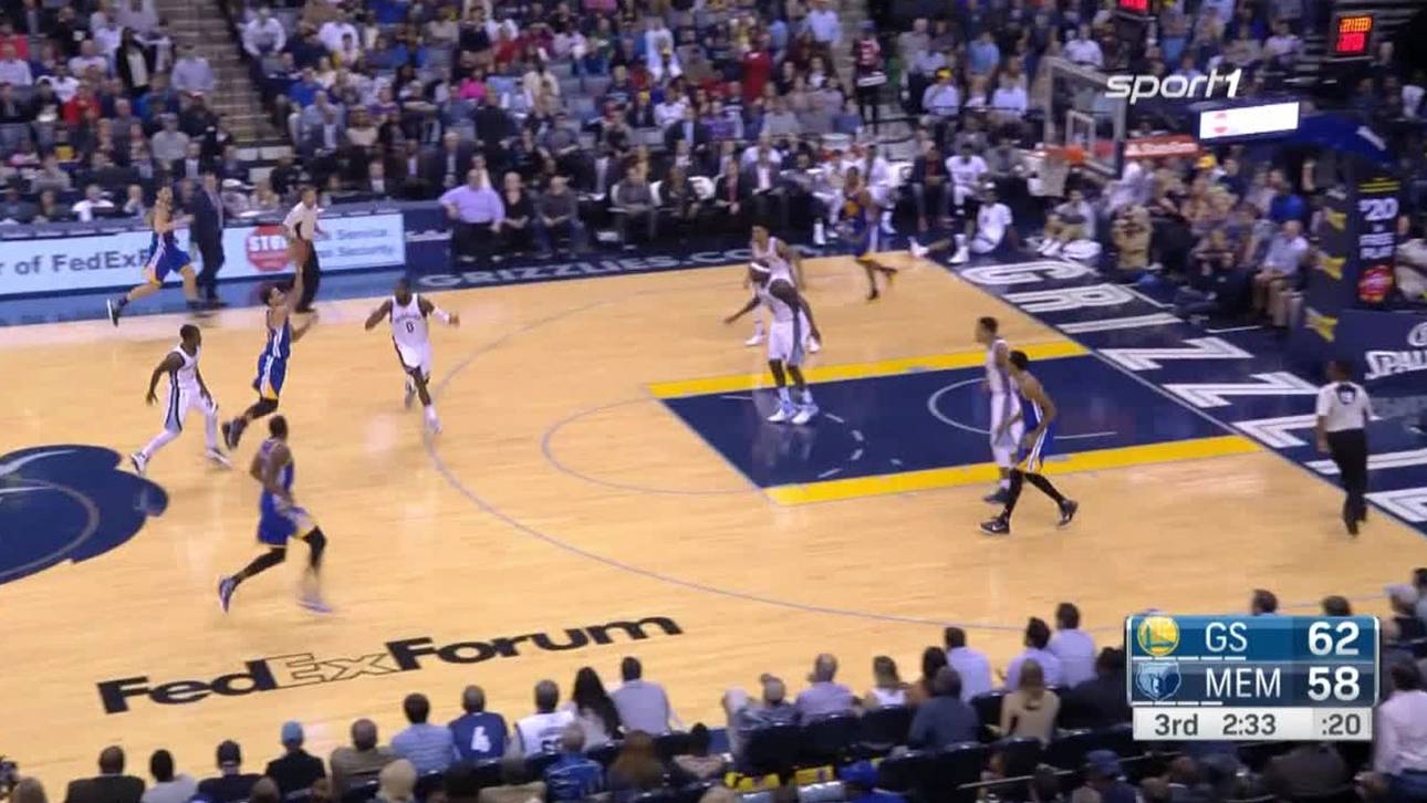 Curry verblüfft mit surrealen Treffern