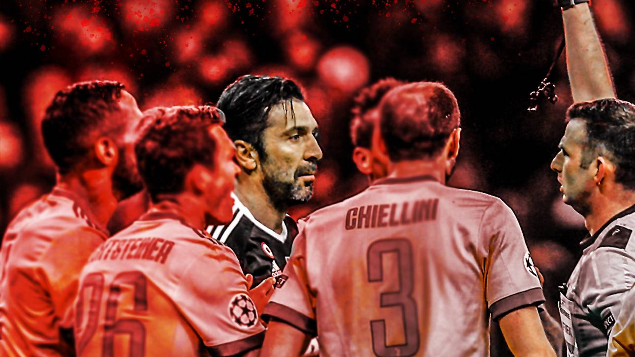 Gianluigi Buffon (M.) musste bei seinem wohl letzten Champions-League-Spiel vorzeitig vom Platz