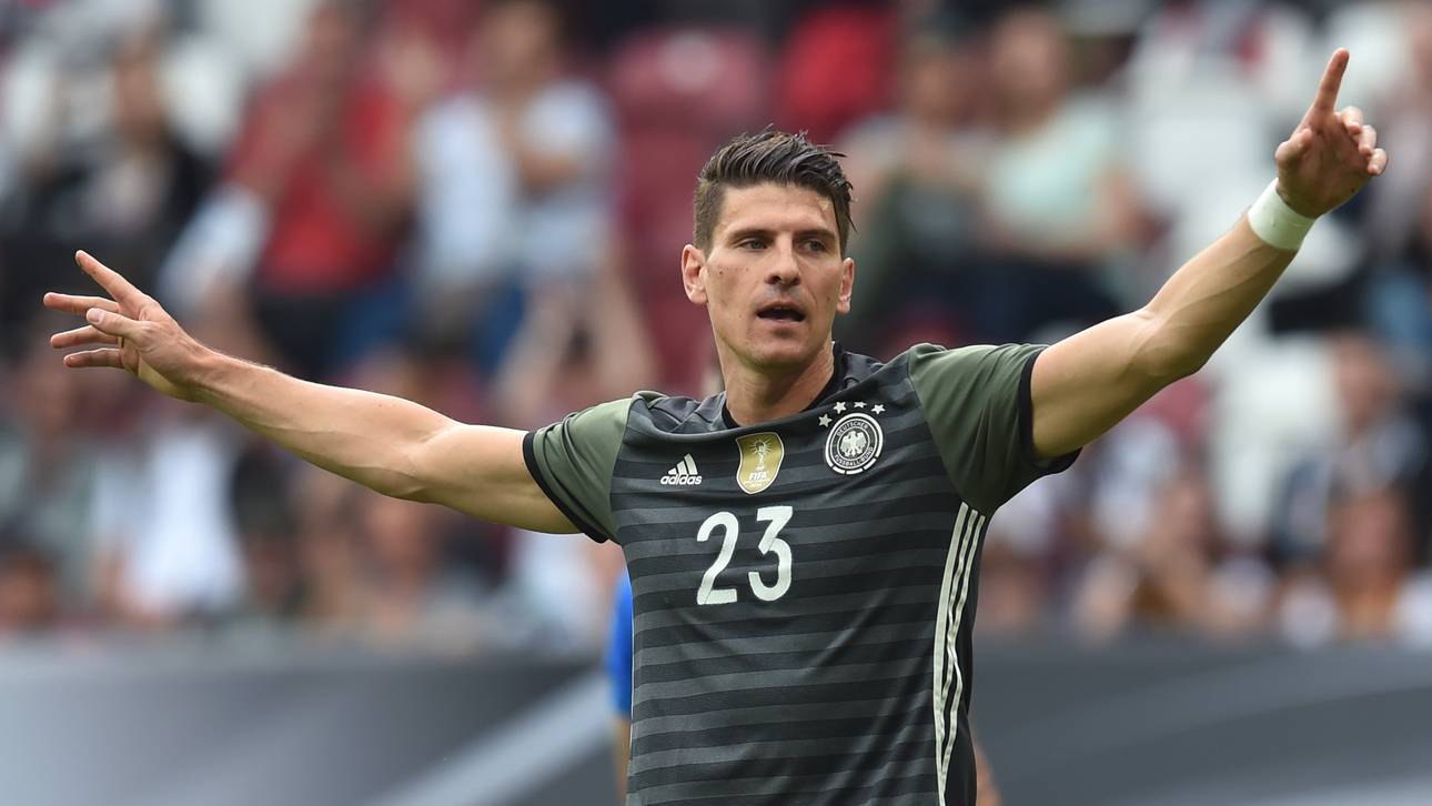 Gereift, gelassen: Gomez gibt den Buddha