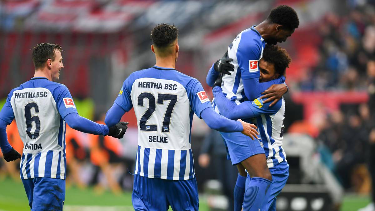 Es kommt noch schlimmer für Bayer. nach einer kapitalen Fehleinschätzung von Jonathan Tah erhöht Salomon Kalou für Berlin auf 0:2. Dabei bleibt's, Bayer unterliegt Hertha auch im zweiten Aufeinandertreffen