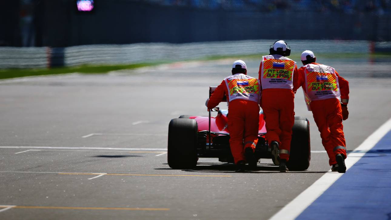 Ausfall und Strafe: Nächster Vettel-Dämpfer