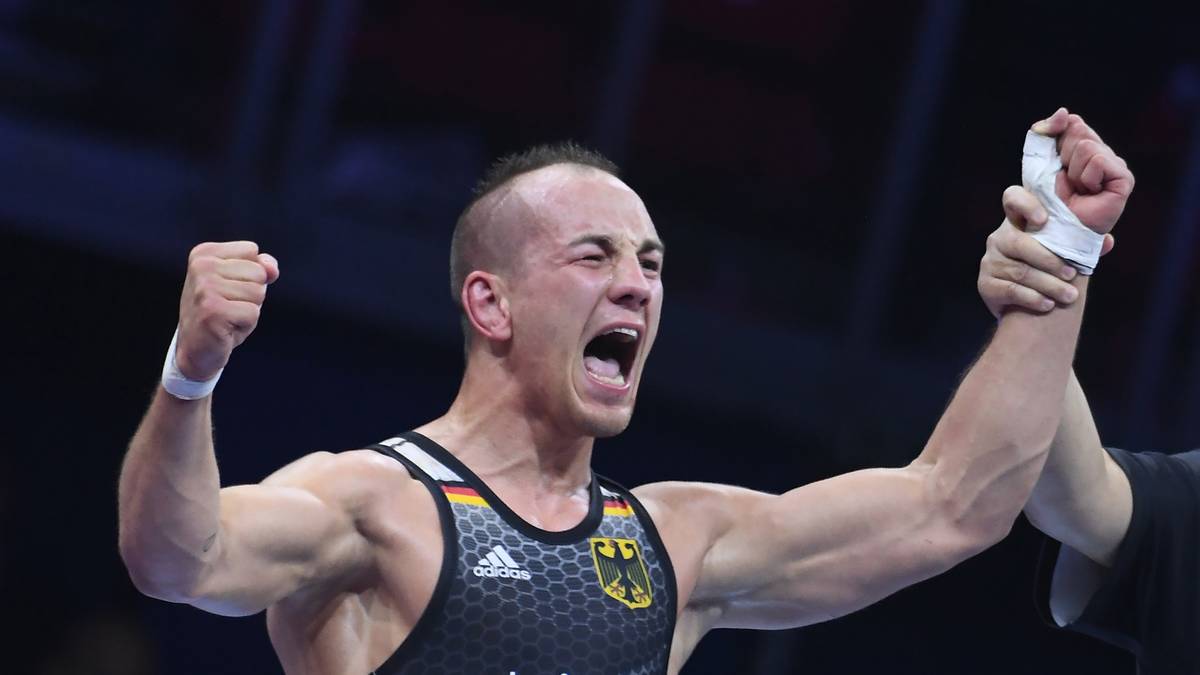 RINGEN: (Freistil und Griechisch-römisch). Bei der letzten WM enttäuschten die deutschen Ringer beinahe auf ganzer Linie. Dennis Kudla holte im griechisch-römischen Stil in der Klasse bis 85 Kilogramm mit Bronze die einzige Medaille. In den letzten zwei Jahren sorgte aber allen voran Frank Stäbler für einen Aufbruchstimmung im Lager der Ringer. Der 30-Jährige wurde 2017 und 2018 Weltmeister in der Klasse bis 71 bzw. 72 Kilogramm