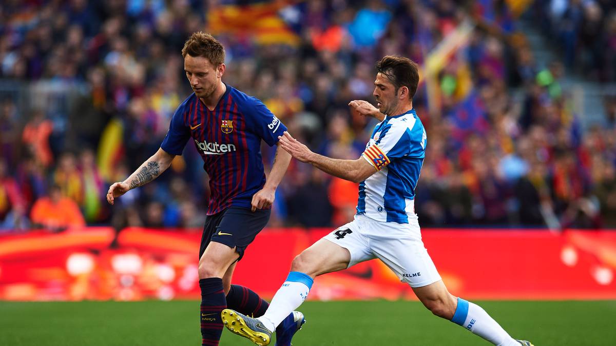 Wohl auch, weil der Ex-Schalker seinen letzten großen Vertrag unterschreiben will - mit dementsprechendem Gehalt. Sollte Rakitic bei seinen Forderungen jedoch nicht komplett übertreiben, steht ein Abgang des 31-Jährigen wohl nicht ernsthaft zur Debatte