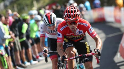 Primoz Roglic (r.) ist Spitzenreiter der Vuelta 2019