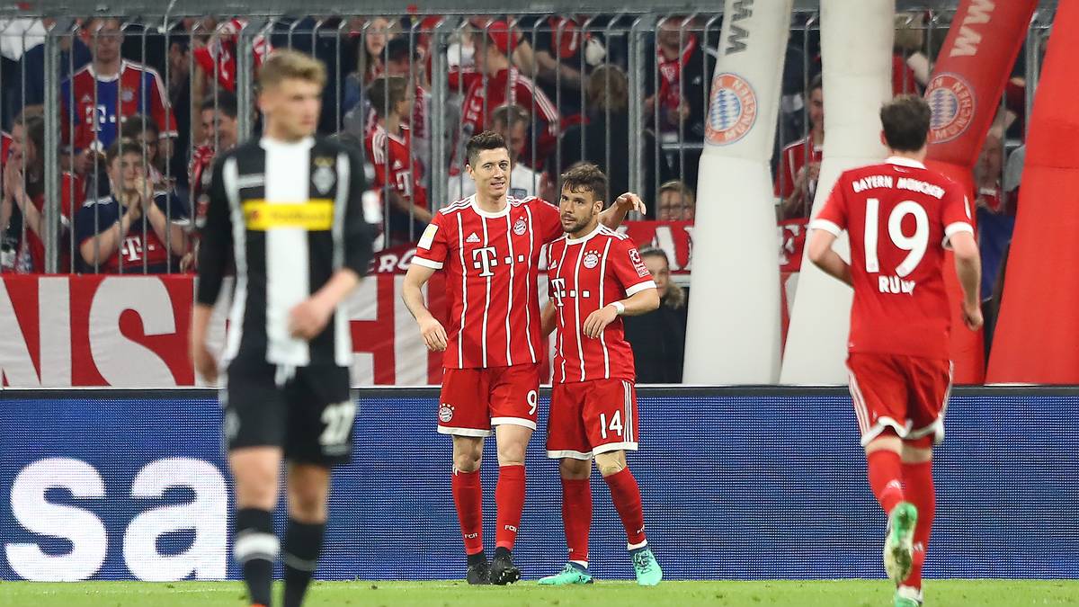 Am 19. April 2018 wird ein Indiz aus dem Umfeld des Spielers für "Lewys" Wechselwunsch bekannt, das daraufhindeutet, dass Lewandowski seinen vorzeitigen Abschied anstrebt
