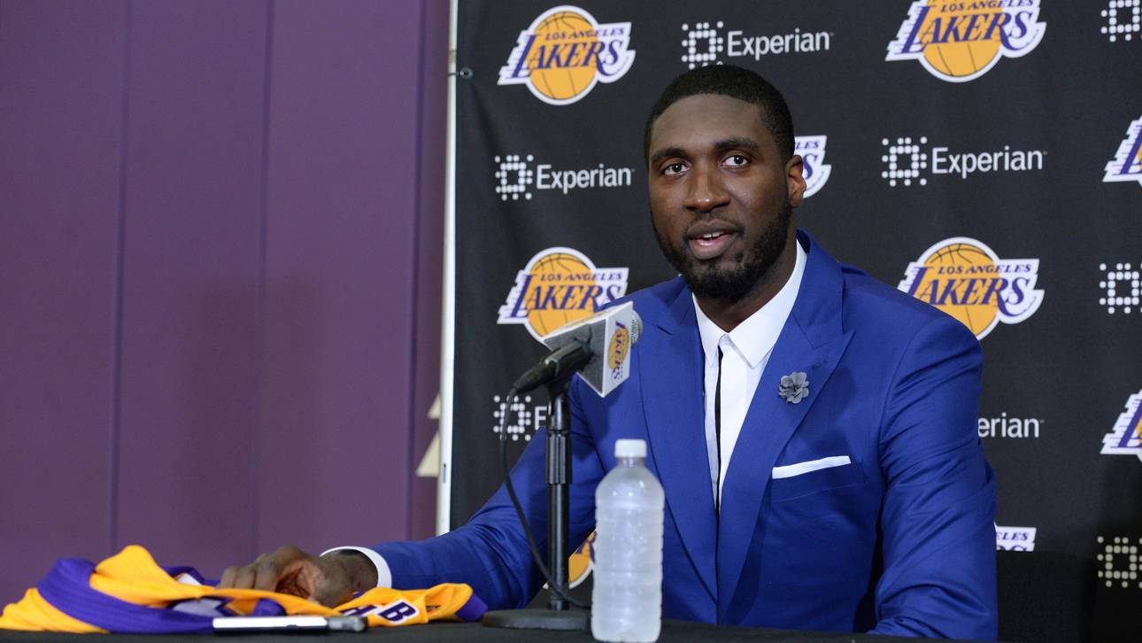 Los Angeles Lakers Introduce New Players
