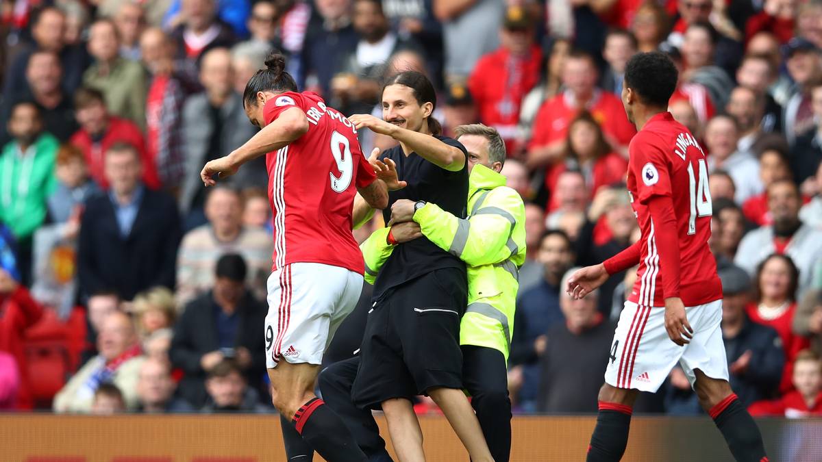 Auch bei ManUnited ist er der uneingeschränkte Superstar. Selbst die Flitzer nehmen sich den Schweden optisch zum Vorbild