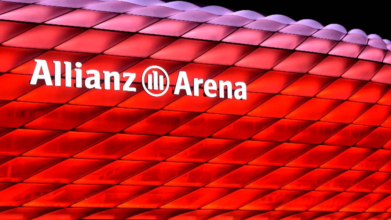 Allianz Arena leuchtet orange
