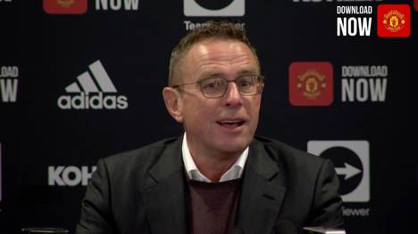 Ralf Rangnick ist zumindest bis Saisonende der neue starke Mann bei Manchester United. Der 63-Jährige gab zwei Tage vor dem Heimspiel gegen Crystal Palace seine erste Pressekonferenz.