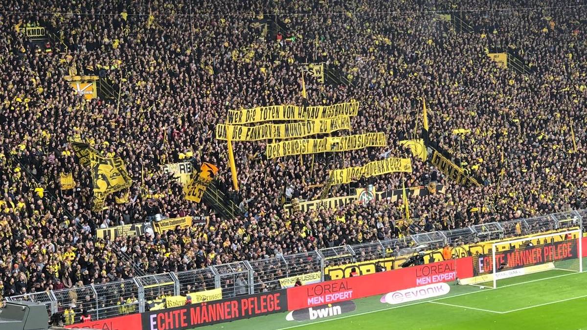Auf der Süd in Dortmund wurde schon vor Spielbeginn gegen den DFB ausgeteilt