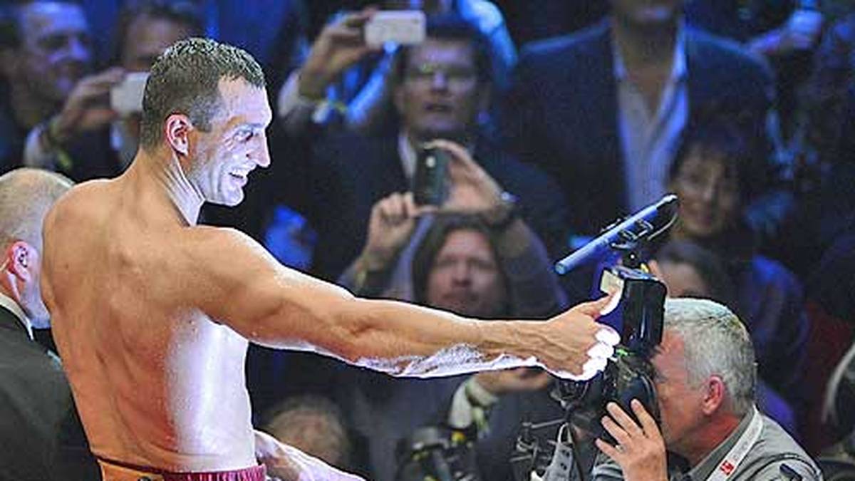 Ende August soll Wladimir Klitschko gegen den Russen Alexander Powetkin in den Ring steigen, und dafür mehr als 13 Millionen Euro kassieren. Der einzige Haken: Sollte Powetkin zuvor gegen den Polen Andrzej Wawrzyk verlieren, dürfte der Mega-Fight geplatzt sein. SPORT1 zeigt die größten Abräumer des Boxsports
