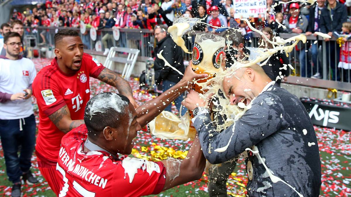 Der FC Bayern beginnt bereits am Samstag die Meisterschaft zu feiern. Nach dem 2:0 gegen Mainz kennt die Freude bei Spielern und Fans keine Grenzen. Zuerst fließt in der Allianz Arena das Bier,...