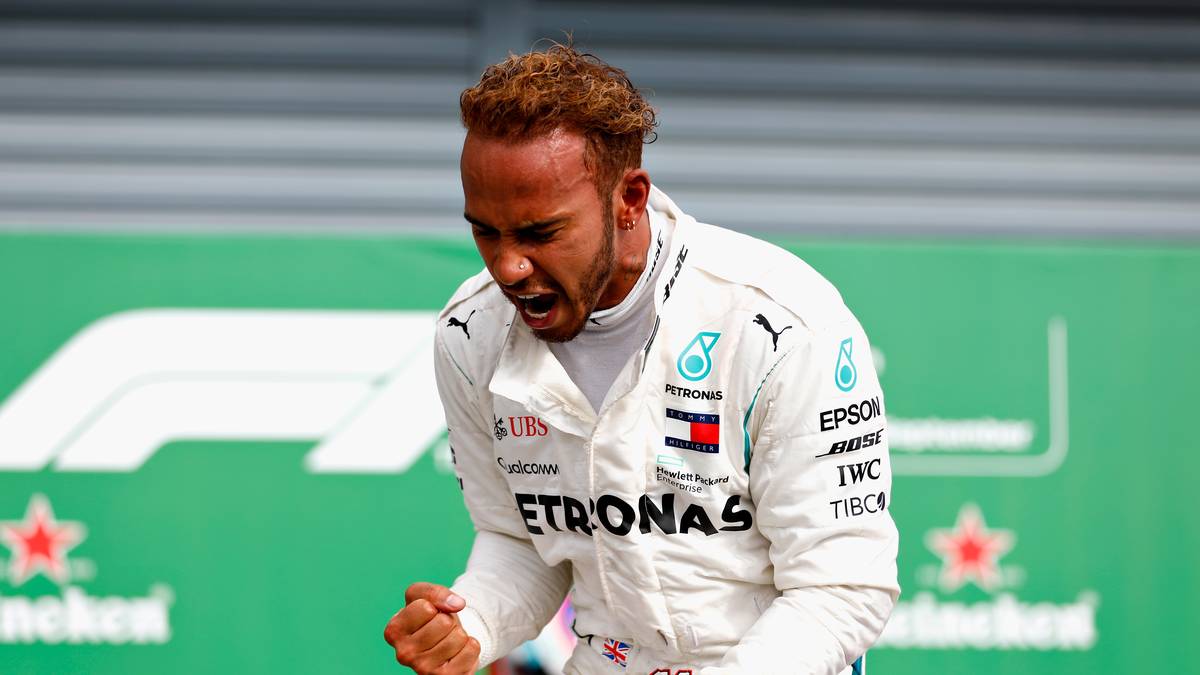 PLATZ 2 - LEWIS HAMILTON (6 WM-Titel, 84 Grand-Prix-Siege): Wenn es einer schaffen könnte, Michael Schumachers Rekord von sieben WM-Titeln streitig zu machen, dann Hamilton. Der Brite geht jede Saison mit seinem dominanten Mercedes als Favorit ins Rennen