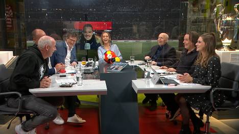 Reiner Calmund feiert vor zwei Tagen seinen 72. Geburtstag. Zu seinem Ehrentag stimmt die Runde im Fantalk ein kleines Geburtstagsständchen an.