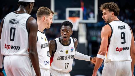 Moritz Wagner fehlt der deutschen Nationalmannschaft bei der Basketball-EM verletzungsbedingt. Dennoch ist ihm insbesondere an Dennis Schröder ein bemerkenswerter Wandel aufgefallen.