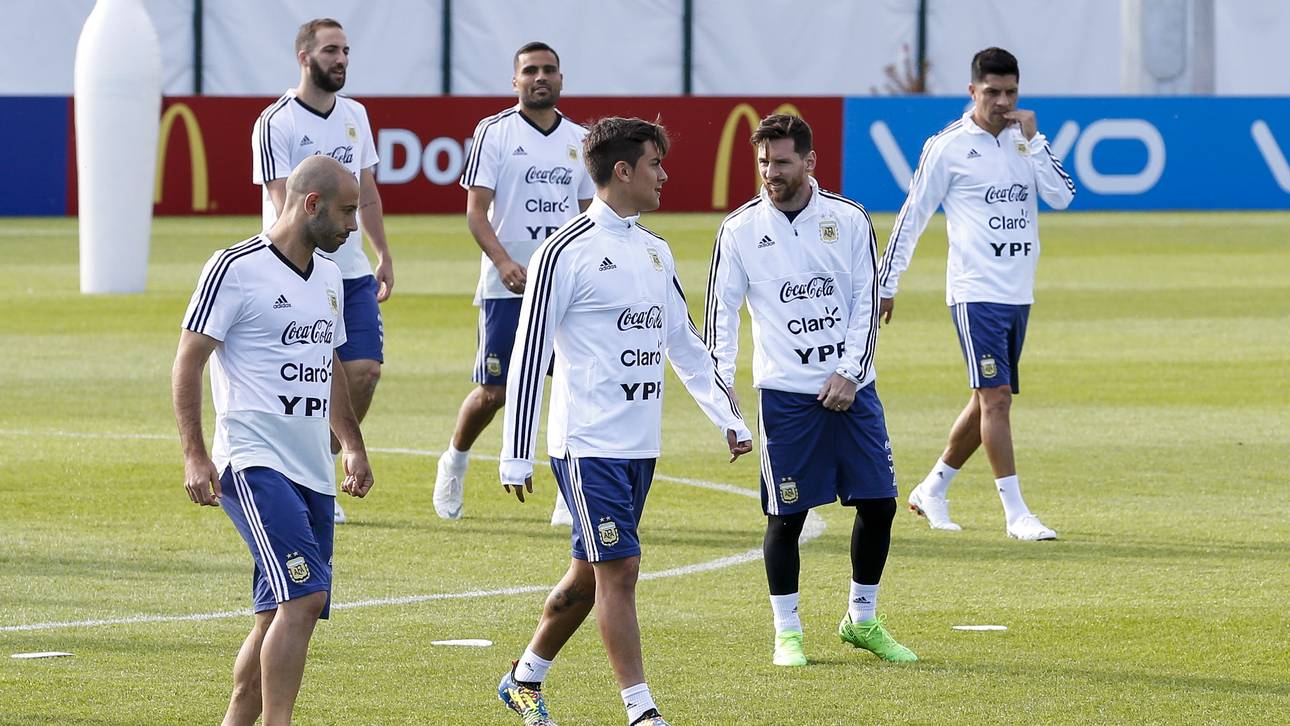 Häftlinge streiken für Messi und Co.