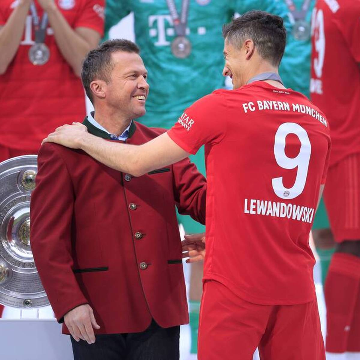 Lothar Matthäus ist wegen Robert Lewandowski deutlich enttäuscht von seinem Ex-Verein Bayern München. 