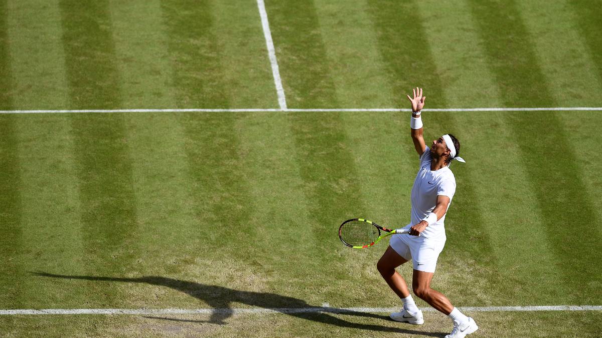 SERVICE: Der größte und gleichzeitig auch für seine Gegenspieler nervigste Tick dürfte seine Prozedur vor jedem Aufschlag sein