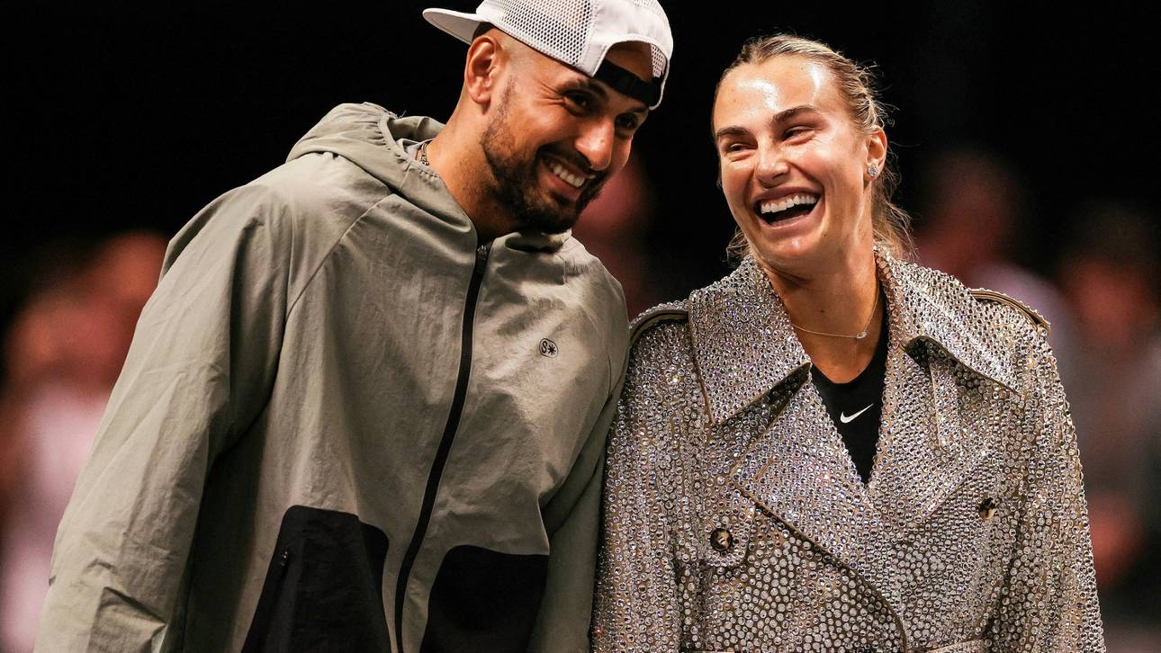 Strahlen vor dem Showmatch: Kyrgios und Sabalenka