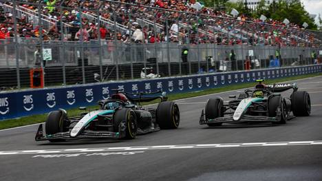 Die beiden Mercedes-Fahrer George Russel (l.) und Lewis Hamilton beim Kanada-GP 