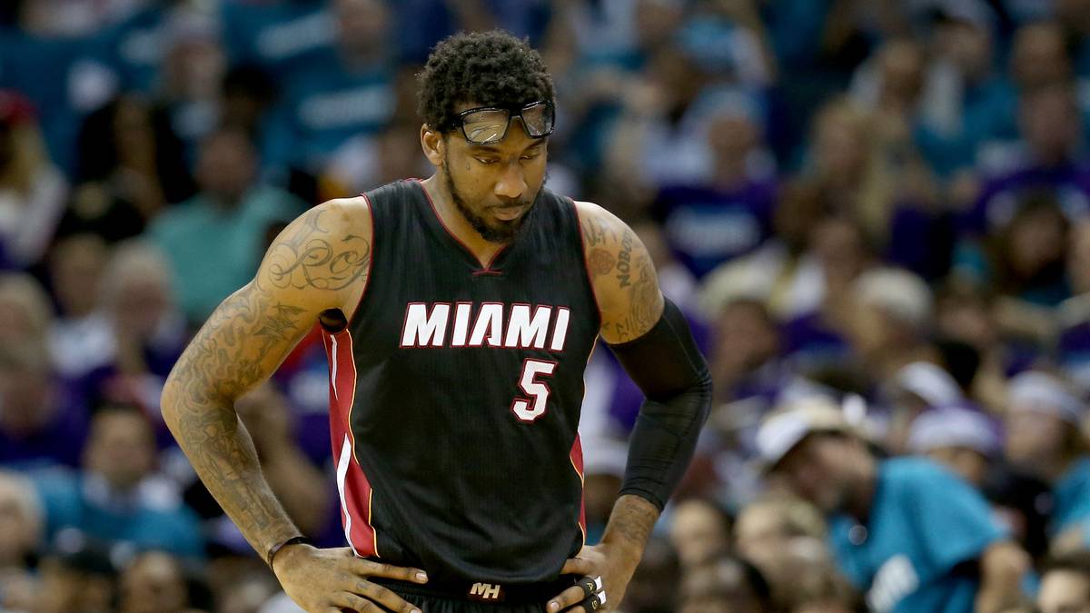 Kurzzeitig spielte auch Amar'e Stoudemire zusammen mit Nowitzki.  2015 lief er knapp vier Monate für die Mavericks auf. Einst war Stoudemire einer der dominantesten Big Man der Liga, bei Phoenix sorgte er mit Steve Nash & Co. für Spektakel