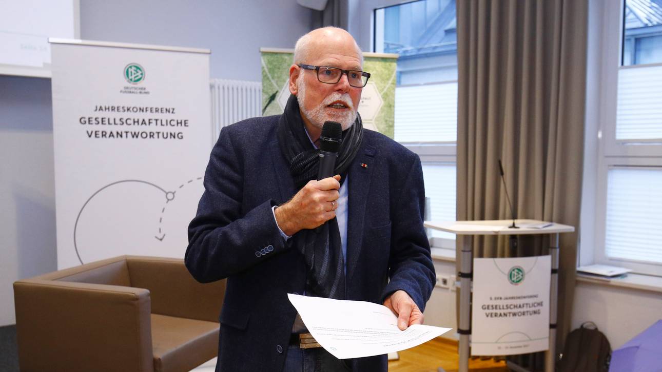 Fanforscher kritisiert Bierhoff