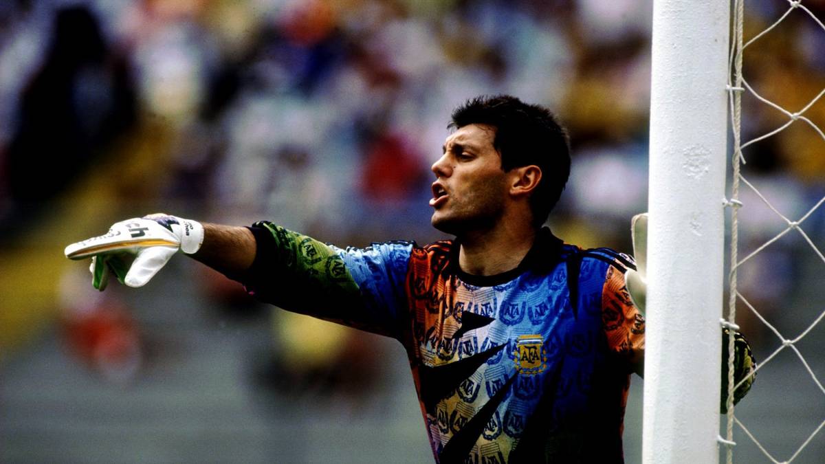 PLATZ 20 - SERGIO GOYCOCHEA (Argentinien): Sein Stern ging bei der WM 1990 auf. Weil sich der argentinische Stammkeeper Nery Pumpido verletzte, rückte Goycochea zum zweiten Gruppenspiel zwischen die Pfosten und untermauerte in der Folge seinen Ruf als gefürchteter Elfmeterkiller