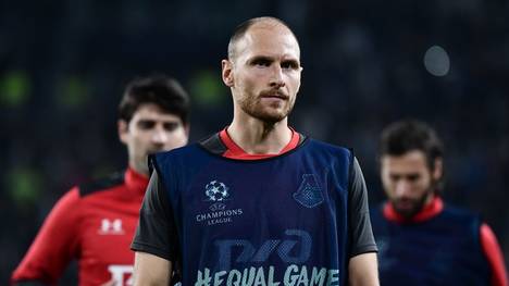 Ex-Schalker Benedikt Höwedes kehrt nicht in die Fußball-Bundesliga zurück, sondern hängt seine Fußballschuhe an den Nagel. 
