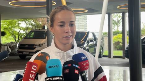 DFB-Kapitänin Giulia Gwinn gibt ein Update zu ihrer Verletzung und erklärt, wie die Reha in den nächsten Wochen verlaufen wird.