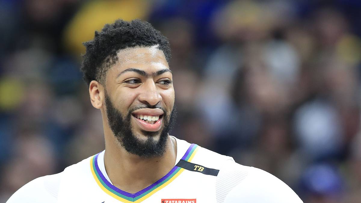 Dafür müssen Lonzo Ball, Brandon Ingram und Josh Hart ihren Spind bei den Lakers räumen. Ein klarer Schritt in Richtung Meisterschaft. Immerhin konnten die Lakers Kyle Kuzma behalten, der von allen Talenten im Roster bisher am verlässlichsten ist. Dennoch haben die Lakers eines der größten Pakete für einen einzelnen Spieler in der NBA-Geschichte geschnürt