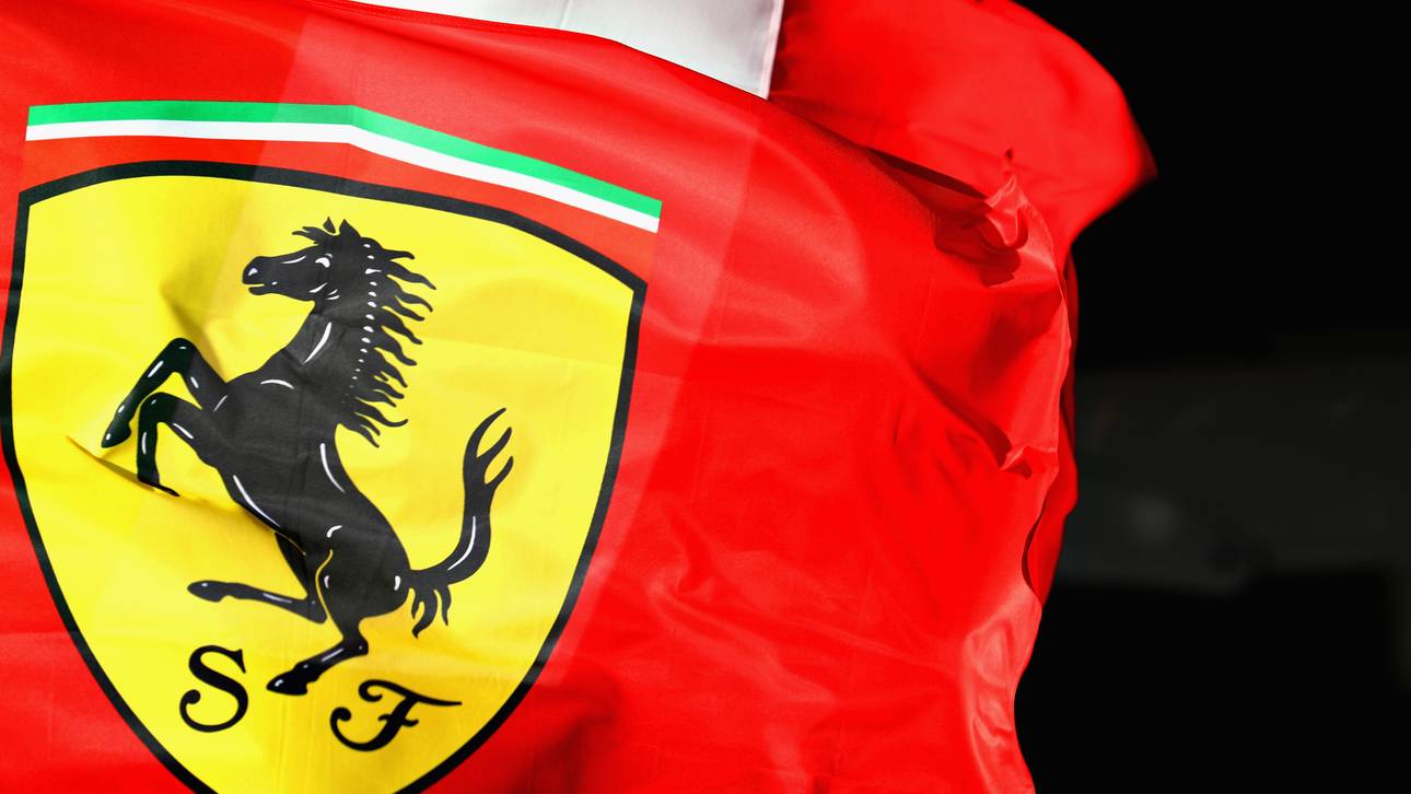 Ferrari-Protest mit „Sieger“-Flagge