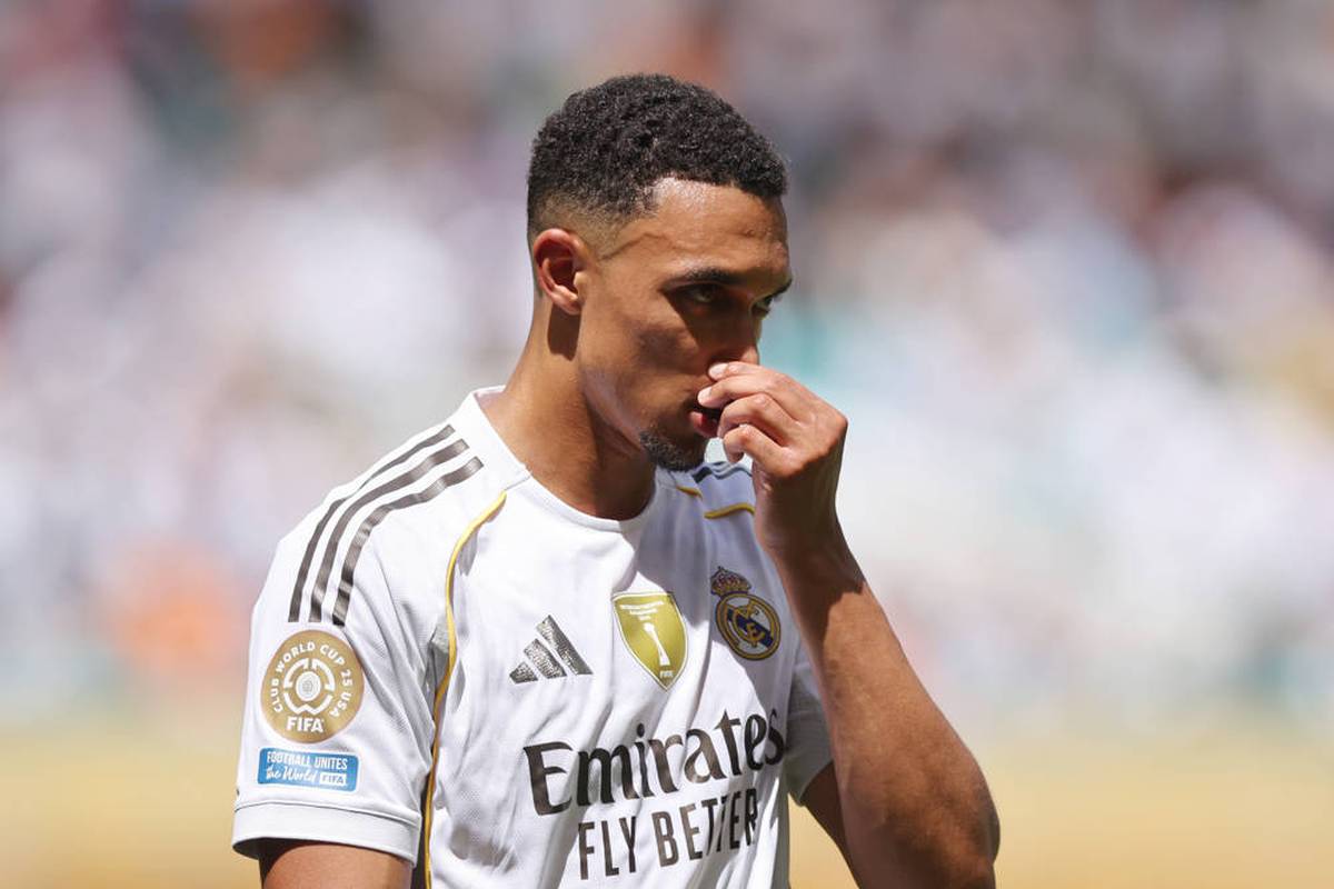 Englands Presse lästert über Alexander-Arnold