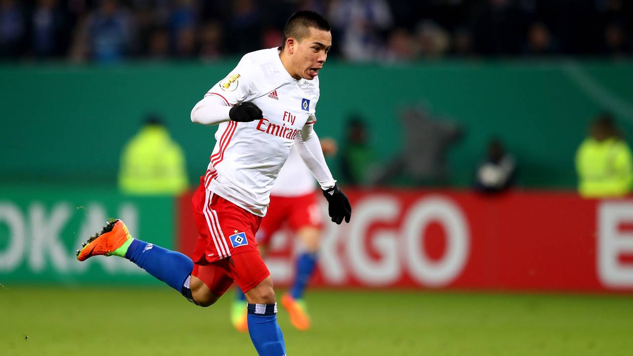 HSV-Star demoliert sein Auto