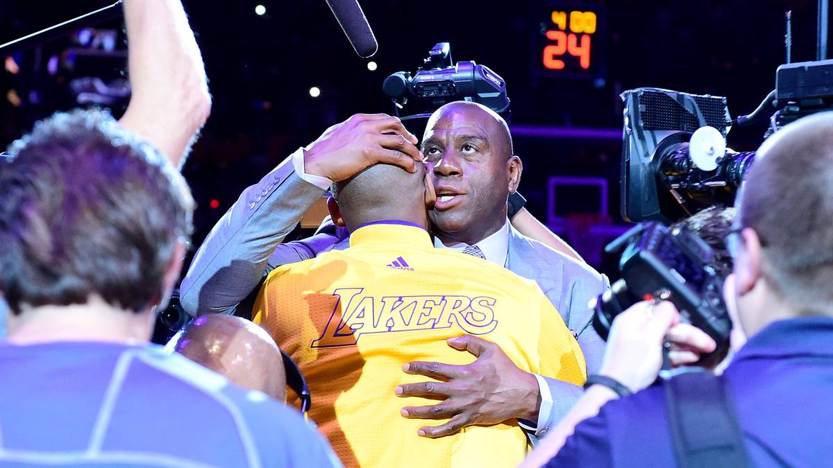 Damit war auch sein zweites Engagement bei den Lakers als Funktionär nicht von Erfolg gekrönt. Wie als Coach konnte er auch als Präsident den Erfolg nicht zurückbringen